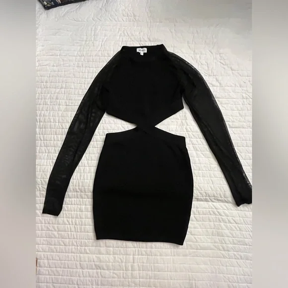 Revolve superdown hit the club dress in black - Picture 5 of 10